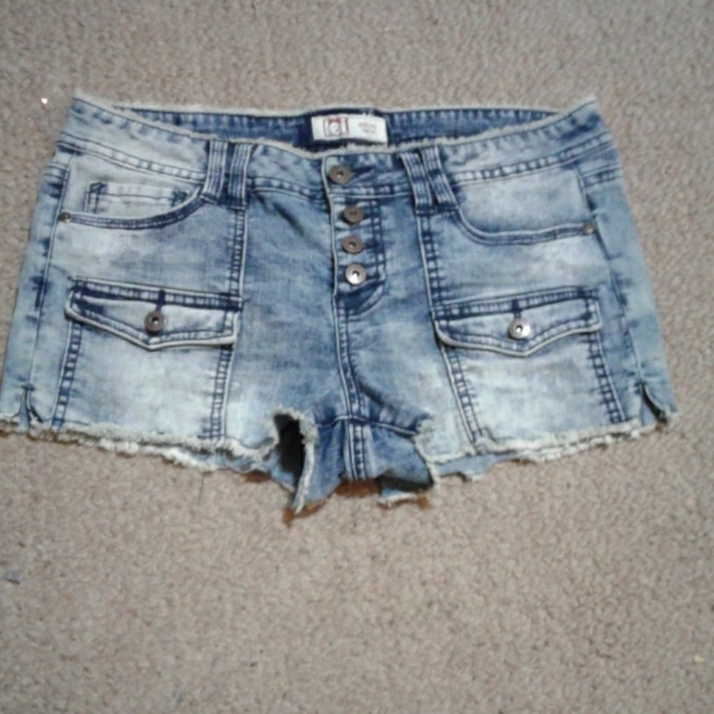 cut off style shorts
